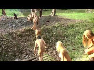 gruppovaya seks orgiya s plenennymi turistami v dikom plemeni amazonkisd